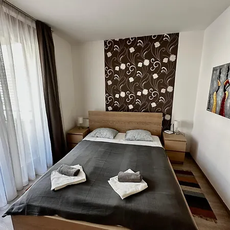 Leda Apartment *