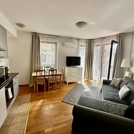 Apartment Leda *