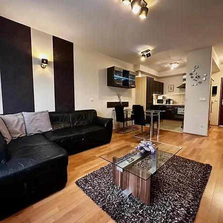Leda Apartman