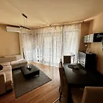 Apartman Leda *